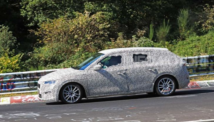 Skoda Rapid Spaceback 2019 foto spia della nuova generazione - Foto 12 di 20
