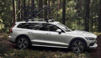 Volvo V60 Cross Country, familiare a ruote alte anche ibrida plug-in