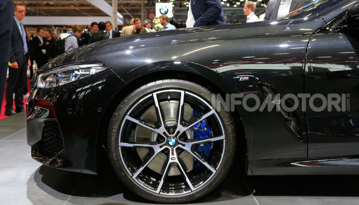 BMW Serie 8 Coupè 2018 al debutto con 530 CV - Foto 26 di 36