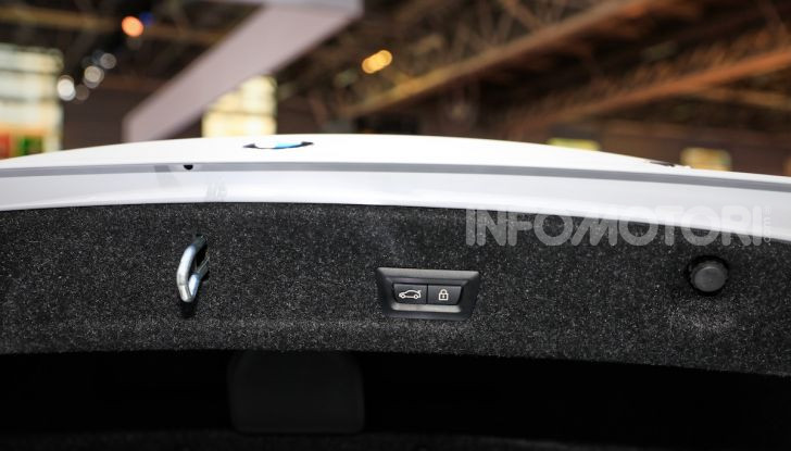 Nuova BMW Serie 3, la berlina dell’elica pronta al debutto - Foto 23 di 35