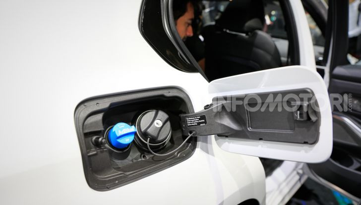 Nuova BMW Serie 3, la berlina dell’elica pronta al debutto - Foto 34 di 35