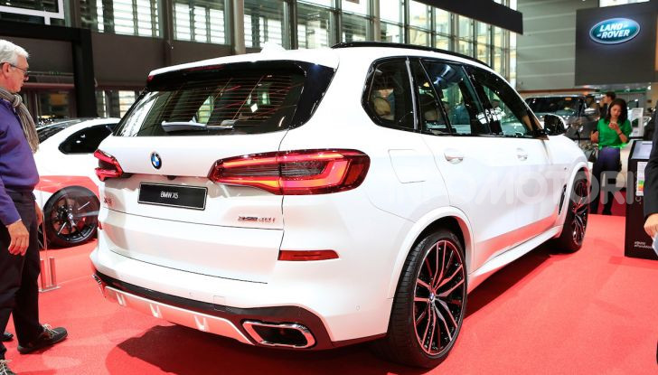 BMW X5, la quarta generazione debutta su strada - Foto 5 di 23