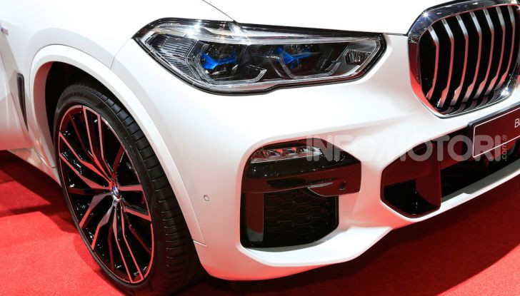 BMW X5, la quarta generazione debutta su strada - Foto 3 di 23