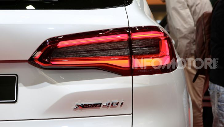 BMW X5, la quarta generazione debutta su strada - Foto 4 di 23