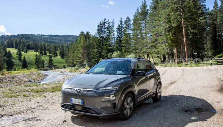 Hyundai Kona EV, test drive del SUV elettrico - Foto 5 di 18