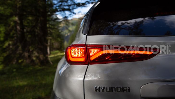 Hyundai Kona EV, test drive del SUV elettrico - Foto 7 di 18