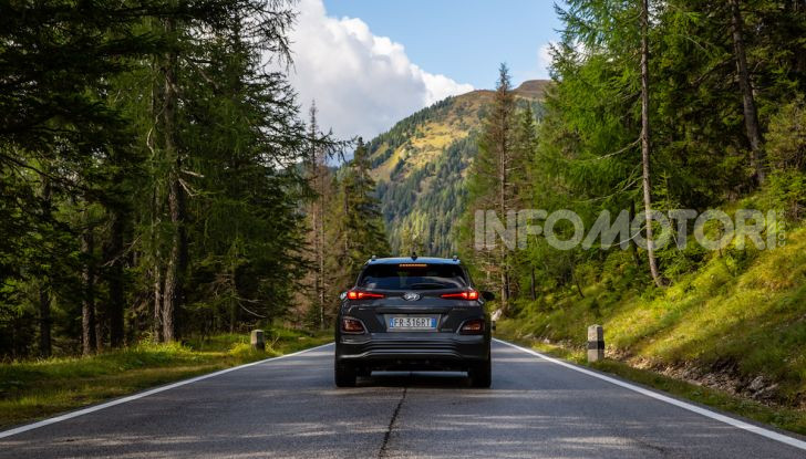 Hyundai Kona EV, test drive del SUV elettrico - Foto 6 di 18