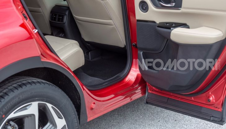 Nuova Honda CR-V 2018, la prova del SUV nipponico con motore V-TEC - Foto 12 di 27