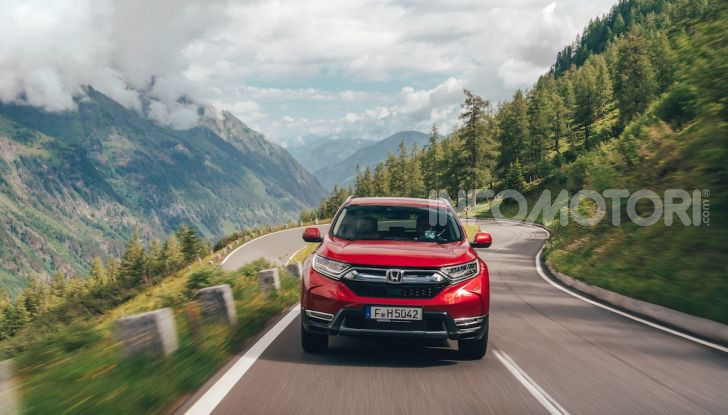 Nuova Honda CR-V 2018, la prova del SUV nipponico con motore V-TEC - Foto 26 di 27
