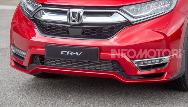 Nuova Honda CR-V 2018, la prova del SUV nipponico con motore V-TEC - Foto 19 di 27