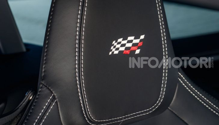 Jaguar F-Type Chequered Flag Limited Edition - Foto 8 di 10