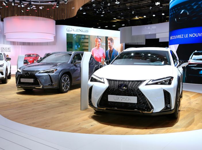 Lexus UX 2018, il crossover cittadino del marchio nipponico