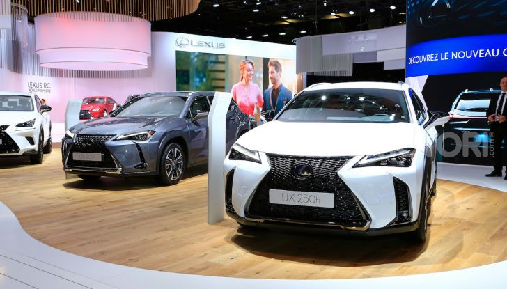 Lexus UX 2018, il crossover cittadino del marchio nipponico - Foto 1 di 13