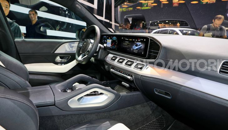 Mercedes-Benz GLE 2019: nuovi motori, tecnologia di riferimento e comfort superlativo - Foto 14 di 24