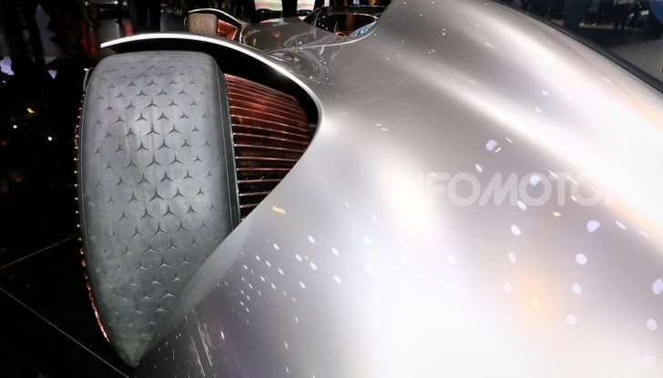 Mercedes Vision EQ Silver Arrow Concept - Foto 24 di 24
