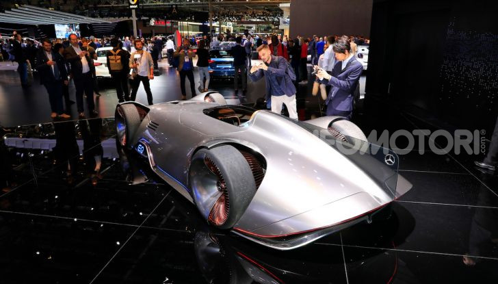 Mercedes Vision EQ Silver Arrow Concept - Foto 1 di 24