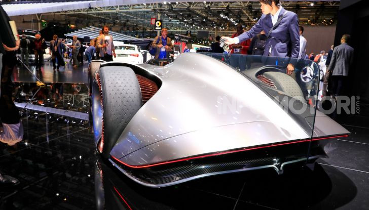 Mercedes Vision EQ Silver Arrow Concept - Foto 17 di 24