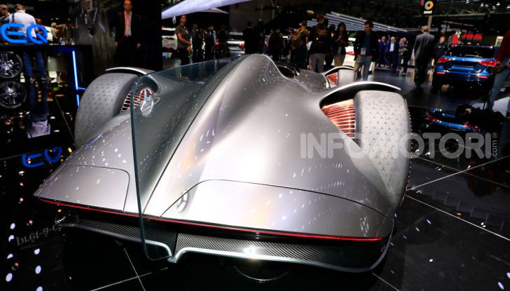 Mercedes Vision EQ Silver Arrow Concept - Foto 20 di 24