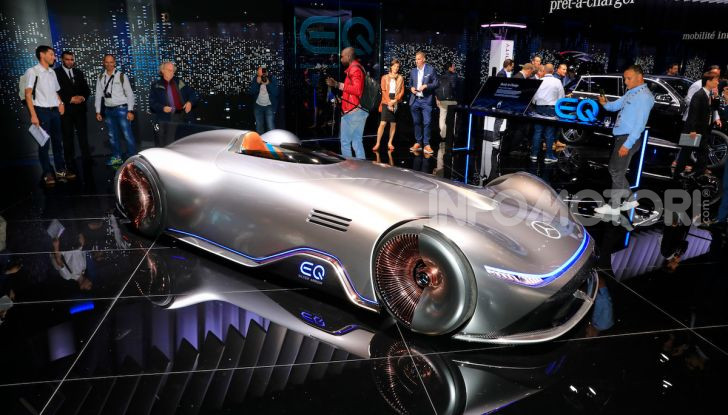 Mercedes Vision EQ Silver Arrow Concept - Foto 23 di 24