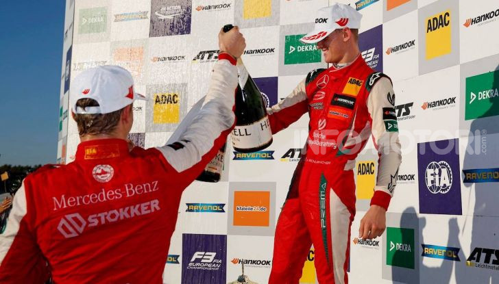 Mick Schumacher debutta in Formula 1 con la Ferrari SF90 - Foto 19 di 28