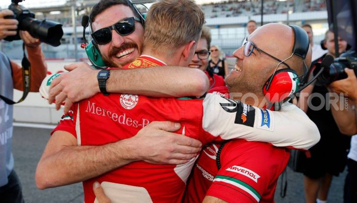 Mick Schumacher debutta in Formula 1 con la Ferrari SF90 - Foto 24 di 28