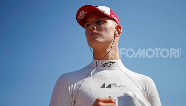 Mick Schumacher debutta in Formula 1 con la Ferrari SF90 - Foto 12 di 28