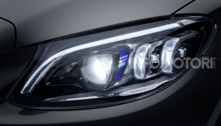 Nuova Mercedes Classe C prova su strada e dati tecnici - Foto 12 di 12