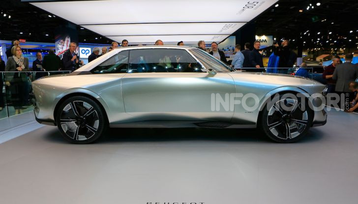 Peugeot e-Legend Concept, l’elettrica a guida autonoma del futuro - Foto 8 di 16