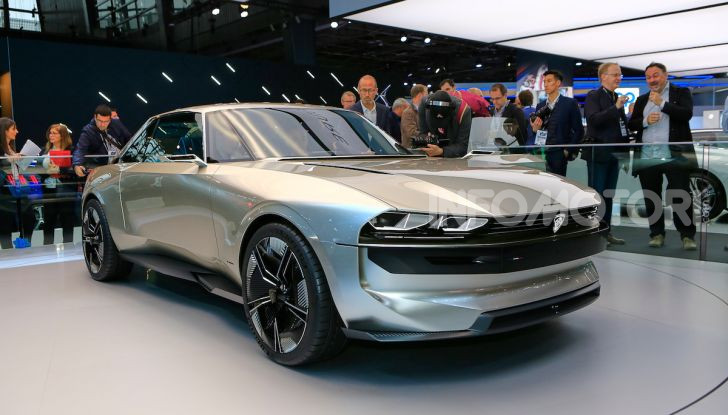 Peugeot e-Legend Concept, l’elettrica a guida autonoma del futuro - Foto 1 di 16