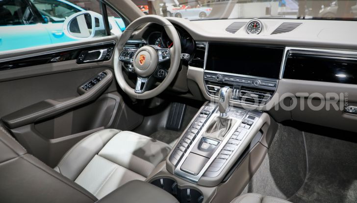 Porsche Macan 2019 arriva negli USA al Salone di Los Angeles - Foto 20 di 22
