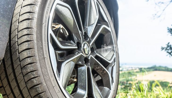 Renault Clio Duel 2018: Prova su strada della best-seller italiana con 90 CV - Foto 26 di 36