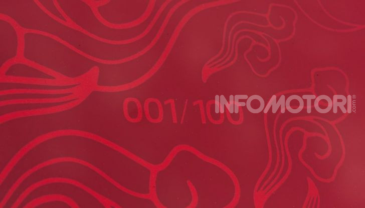 Renault Captur Tokyo Edition: l’auto che si compra sui social con Garage Italia - Foto 20 di 38