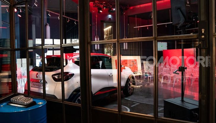 Renault Captur Tokyo Edition: l’auto che si compra sui social con Garage Italia - Foto 26 di 38