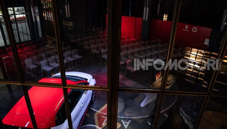 Renault Captur Tokyo Edition: l’auto che si compra sui social con Garage Italia - Foto 33 di 38