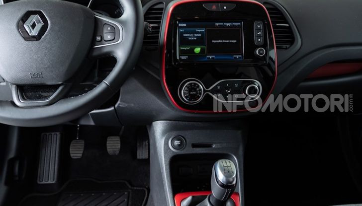 Renault Captur Tokyo Edition: l’auto che si compra sui social con Garage Italia - Foto 7 di 38