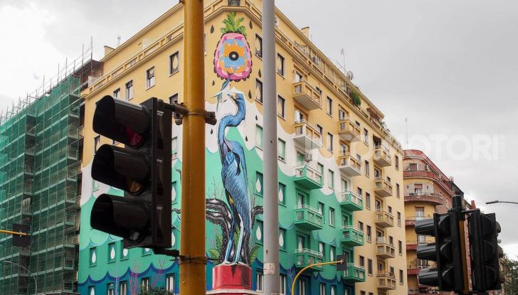 Roma, Il murales di Iena Cruz pulisce l’aria grazie a vernice AirLite - Foto 2 di 21