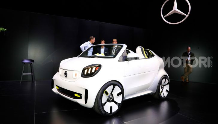 Smart forease, city car open air su base smart EQ fortwo cabrio - Foto 1 di 20