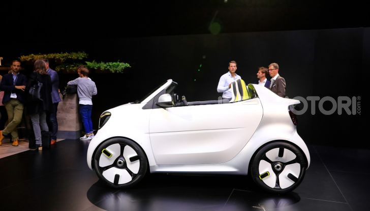 Smart forease, city car open air su base smart EQ fortwo cabrio - Foto 16 di 20