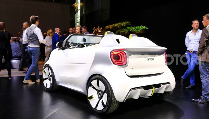 Smart forease, city car open air su base smart EQ fortwo cabrio - Foto 5 di 20