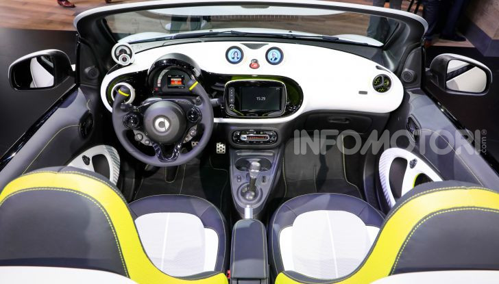Smart forease, city car open air su base smart EQ fortwo cabrio - Foto 11 di 20