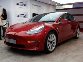 Tesla Model 3 é l’auto più venduta negli USA