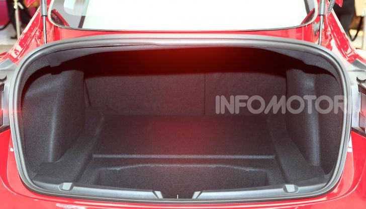 Tesla Model 3 é l’auto più venduta negli USA - Foto 12 di 26