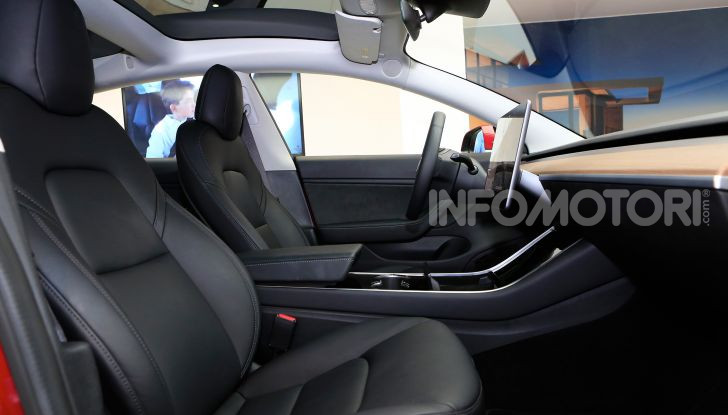Tesla Model 3 é l’auto più venduta negli USA - Foto 23 di 26