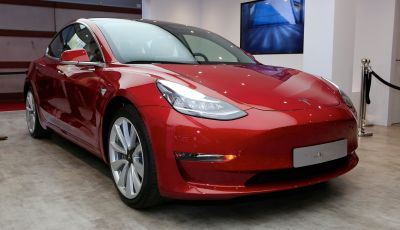 Tesla Model 3 é l’auto più venduta negli USA