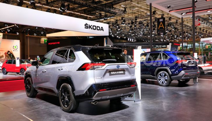 Toyota RAV4 2018, il SUV nipponico fa ritorno al fuoristrada - Foto 11 di 16