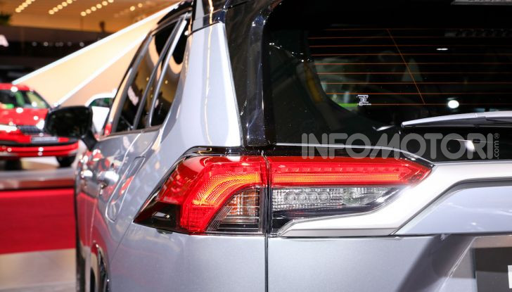 Toyota RAV4 2018, il SUV nipponico fa ritorno al fuoristrada - Foto 14 di 16