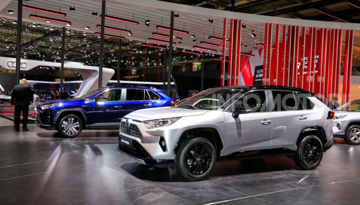 Toyota RAV4 2018, il SUV nipponico fa ritorno al fuoristrada - Foto 8 di 16