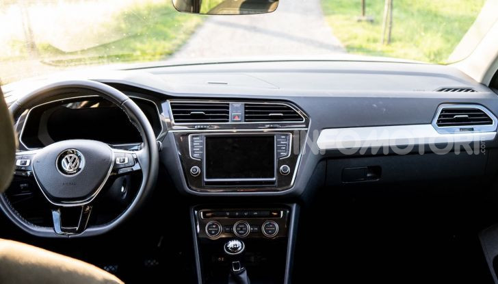 Prova Volkswagen Tiguan 2018: il SUV comodo, spazioso e veloce - Foto 31 di 38