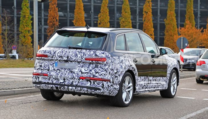 Audi Q7, primi test per la nuova generazione - Foto 20 di 28