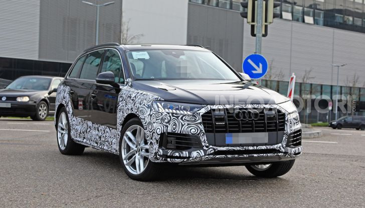 Audi Q7, primi test per la nuova generazione - Foto 21 di 28